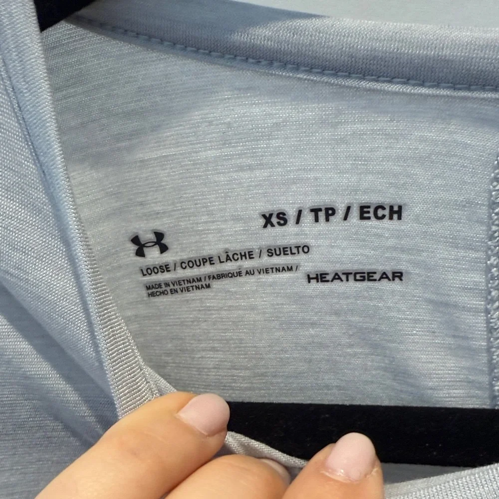 Under Armour Women's Light Gray Long Sleeve Tee - Picture 3 of 4